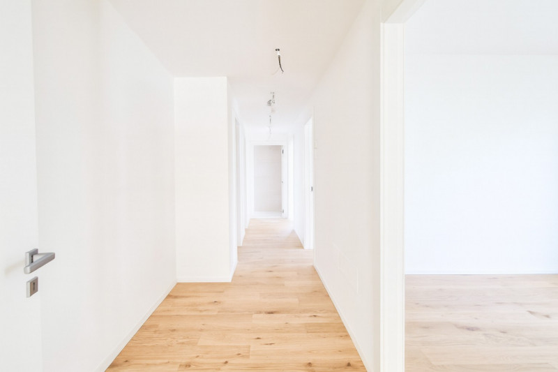 Nella rinomata zona di Santa Maria del Rovere, proponiamo un APPARTAMENTO TRICAMERE all’interno d...