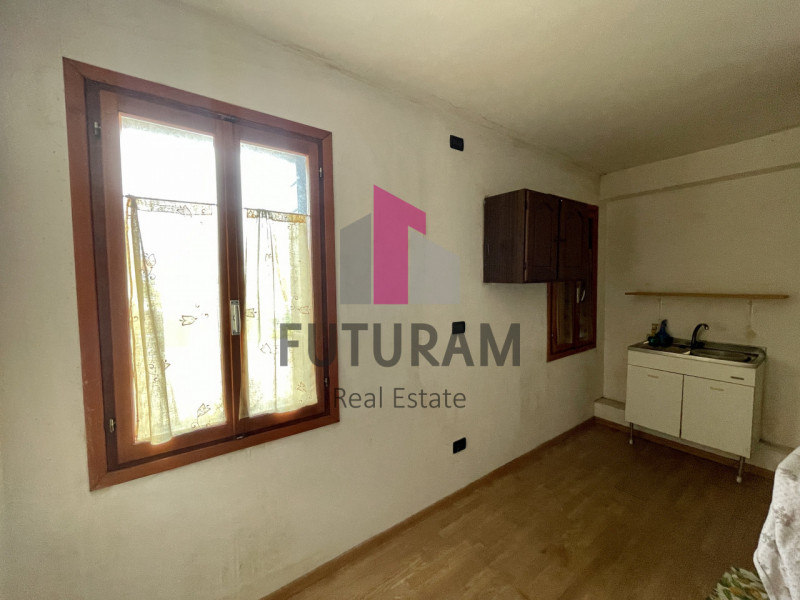 RIF:  058NM -  MIRA (VE)  -  PER INFO 0444/310220

Propongo in vendita un ufficio A10 al primo pi...