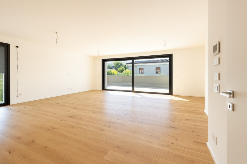 Nella rinomata zona di Santa Maria del Rovere, proponiamo un APPARTAMENTO TRICAMERE all’interno d...