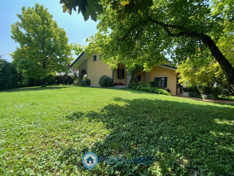 Due Carrare Vendita Villa