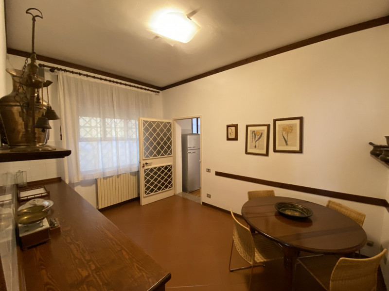 GALZIGNANO TERME: in pieno centro paese, residenza singola di circa 250 mq. su due livelli. La ca...