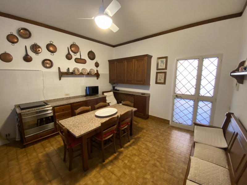 GALZIGNANO TERME: in pieno centro paese, residenza singola di circa 250 mq. su due livelli. La ca...