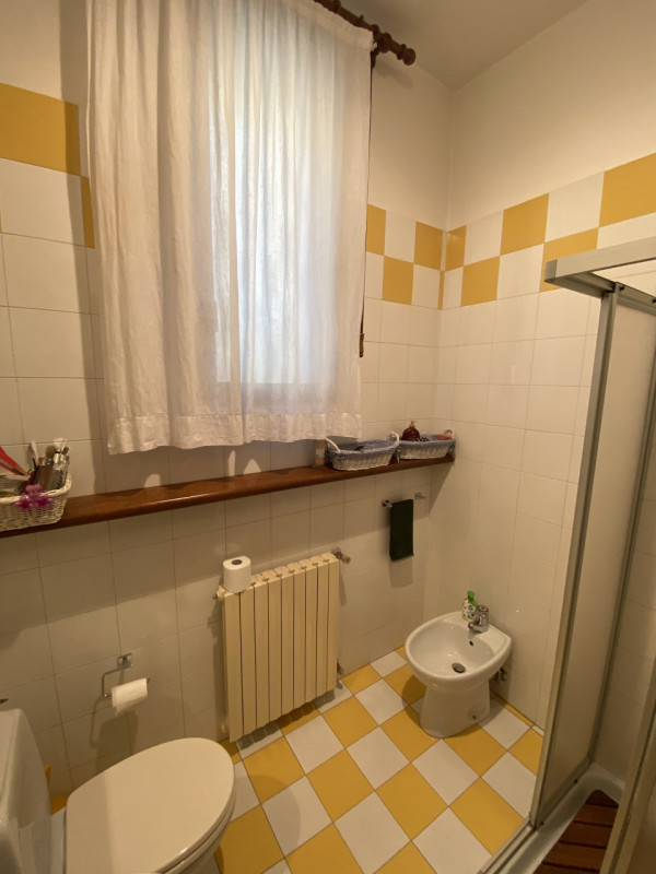 GALZIGNANO TERME: in pieno centro paese, residenza singola di circa 250 mq. su due livelli. La ca...