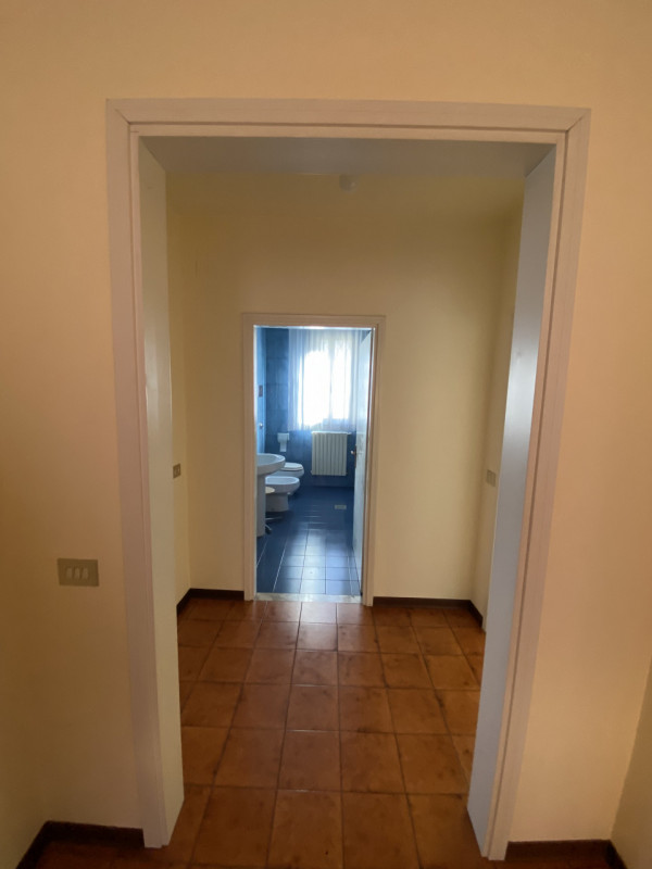 GALZIGNANO TERME: in pieno centro paese, residenza singola di circa 250 mq. su due livelli. La ca...