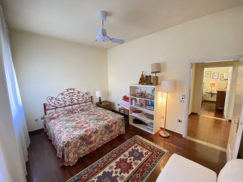 GALZIGNANO TERME: in pieno centro paese, residenza singola di circa 250 mq. su due livelli. La ca...