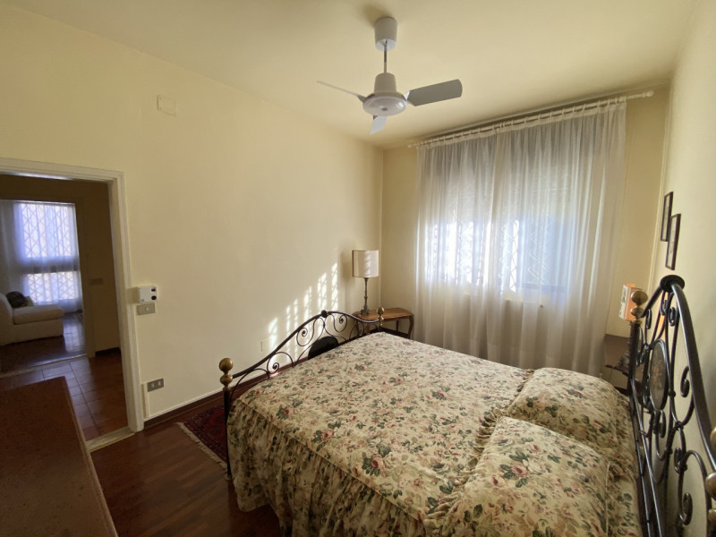 GALZIGNANO TERME: in pieno centro paese, residenza singola di circa 250 mq. su due livelli. La ca...