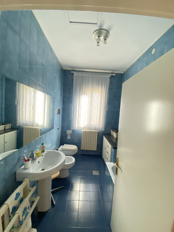 GALZIGNANO TERME: in pieno centro paese, residenza singola di circa 250 mq. su due livelli. La ca...