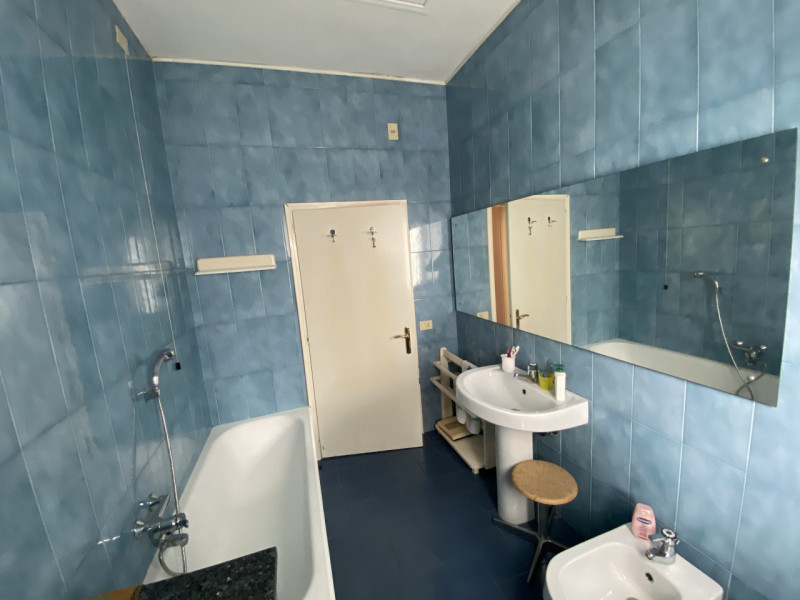 GALZIGNANO TERME: in pieno centro paese, residenza singola di circa 250 mq. su due livelli. La ca...