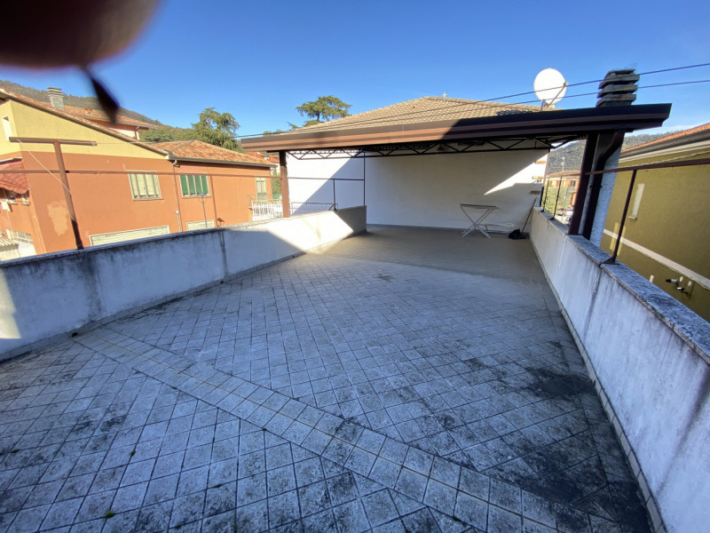 GALZIGNANO TERME: in pieno centro paese, residenza singola di circa 250 mq. su due livelli. La ca...