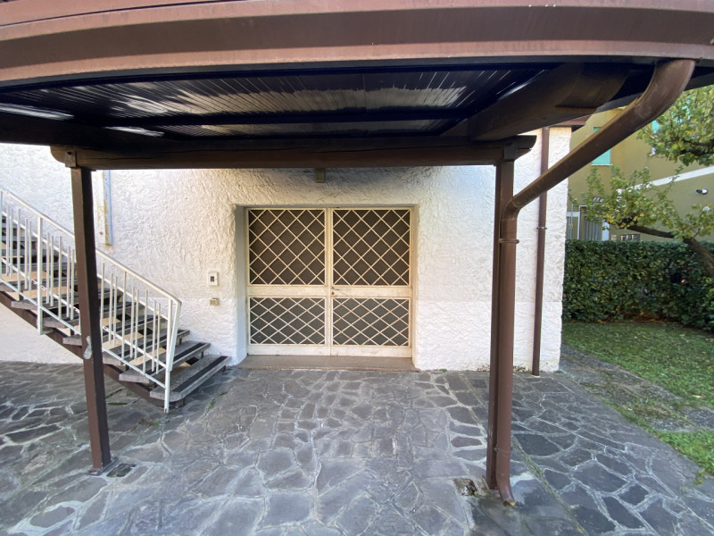 GALZIGNANO TERME: in pieno centro paese, residenza singola di circa 250 mq. su due livelli. La ca...