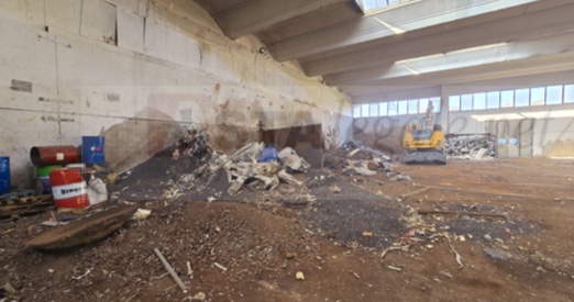 CASTELGOMBERTO (VI) VIA PEDEMONTANA 24 - Piena proprietà di capannone industriale e autorizzazion...