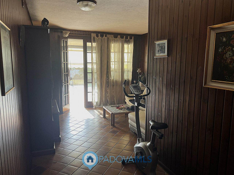 Immobile in esclusiva al Gruppo Padova MLS.
Ad Agna in un contesto residenziale e comodo a tutti ...