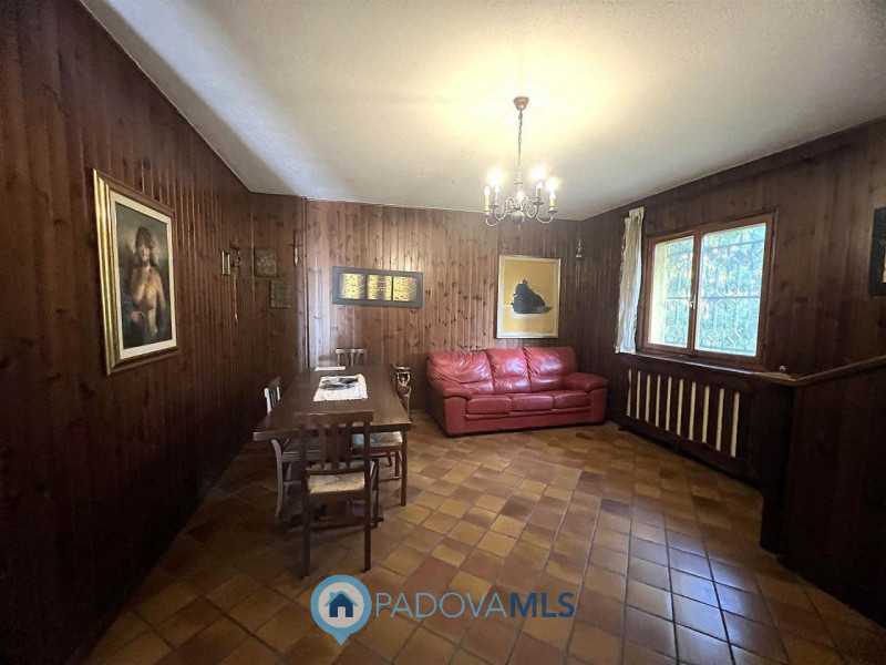 Immobile in esclusiva al Gruppo Padova MLS.
Ad Agna in un contesto residenziale e comodo a tutti ...