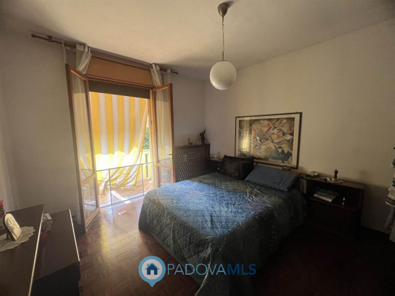 Immobile in esclusiva al Gruppo Padova MLS.
Ad Agna in un contesto residenziale e comodo a tutti ...