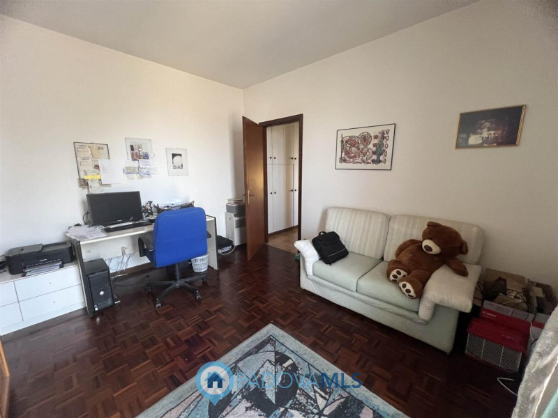 Immobile in esclusiva al Gruppo Padova MLS.
Ad Agna in un contesto residenziale e comodo a tutti ...