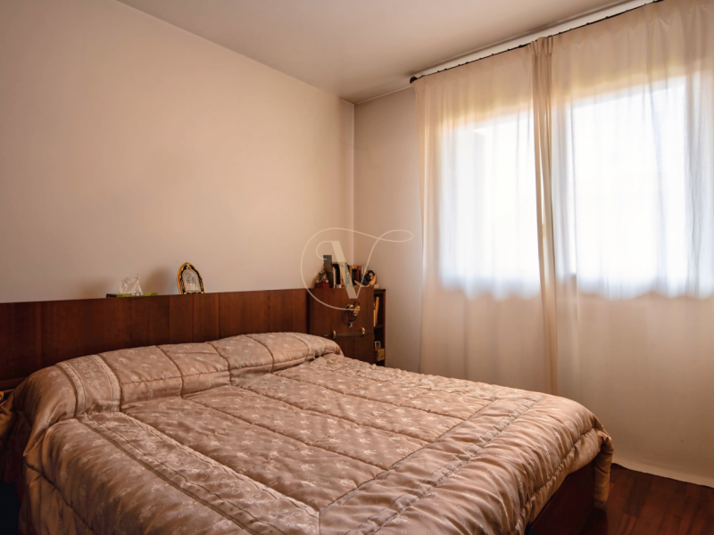 Siamo lieti di presentarvi questa elegante abitazione semi indipendente, edificata nei primi anni...