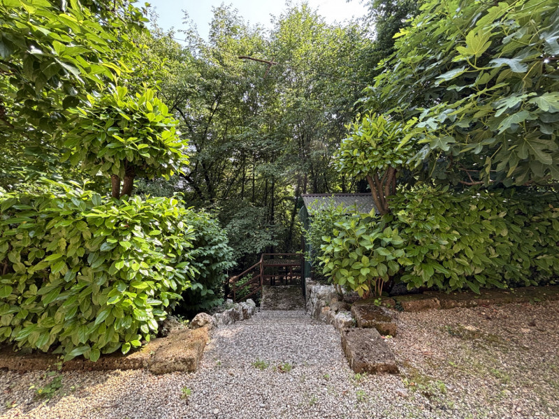 Se sogni una casa spaziosa, circondata dalla natura e con un potenziale enorme, questa villa fa a...