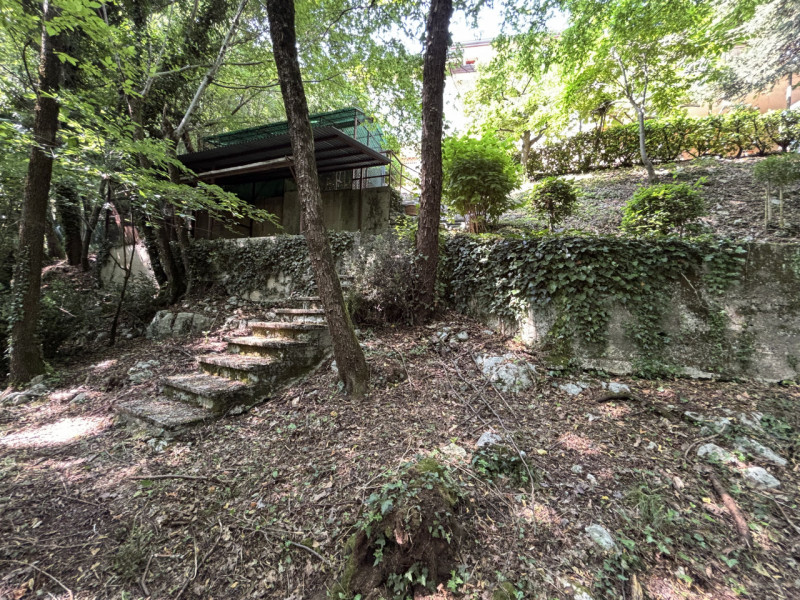 Se sogni una casa spaziosa, circondata dalla natura e con un potenziale enorme, questa villa fa a...