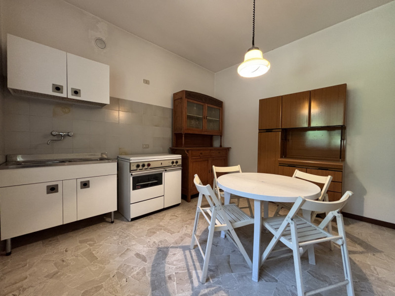 Se sogni una casa spaziosa, circondata dalla natura e con un potenziale enorme, questa villa fa a...