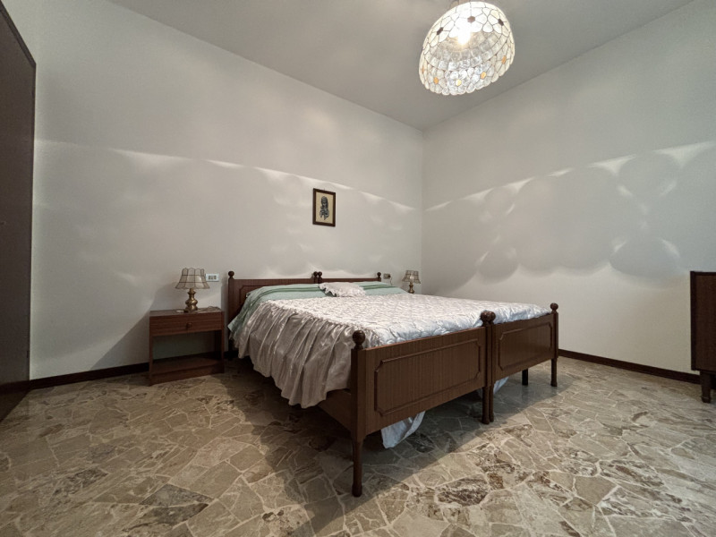 Se sogni una casa spaziosa, circondata dalla natura e con un potenziale enorme, questa villa fa a...