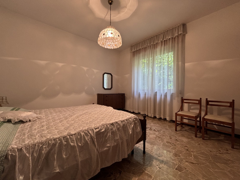 Se sogni una casa spaziosa, circondata dalla natura e con un potenziale enorme, questa villa fa a...