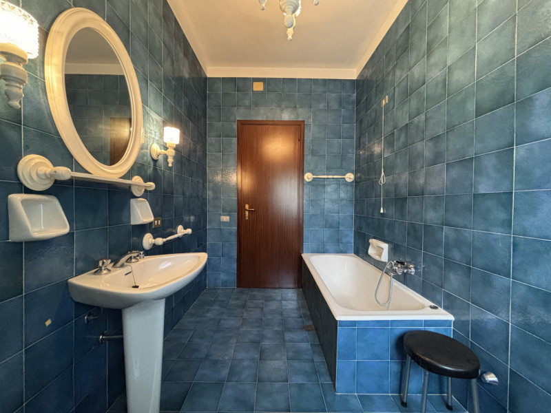 Se sogni una casa spaziosa, circondata dalla natura e con un potenziale enorme, questa villa fa a...