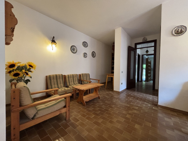 Se sogni una casa spaziosa, circondata dalla natura e con un potenziale enorme, questa villa fa a...