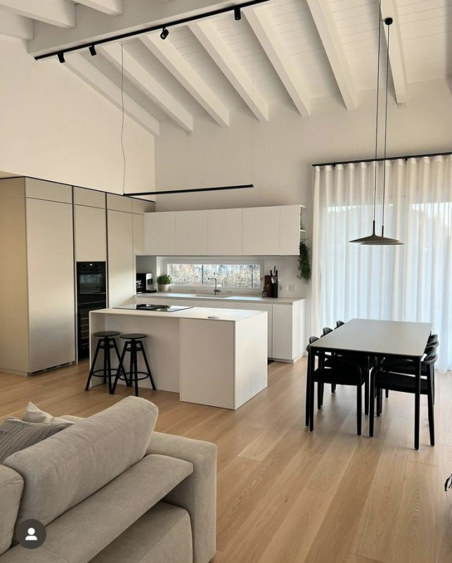 SAN VITO DI VIGONZA - ATTICO CON TERRAZZO DI 200 MQ
Proponiamo elegante e prestigioso appartament...