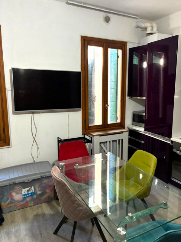 Rif. PD138
Ti proponiamo in vendita un bilocale con ottima esposizione solare recentemente ristru...