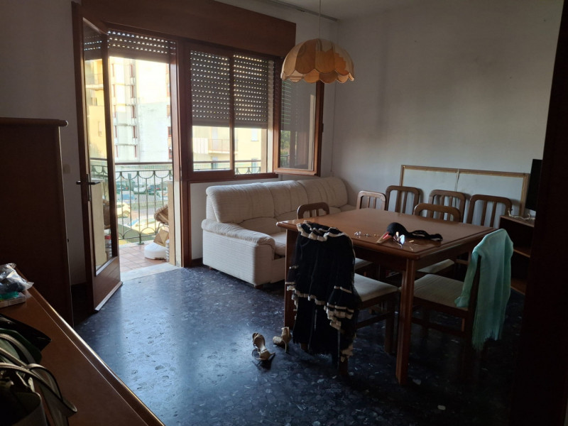 Appartamento al mare! Abitabile fin da subito NON necessita di particolari lavori da fare. Alla d...