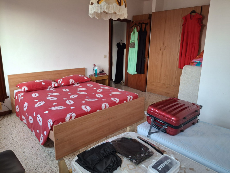 Appartamento al mare! Abitabile fin da subito NON necessita di particolari lavori da fare. Alla d...