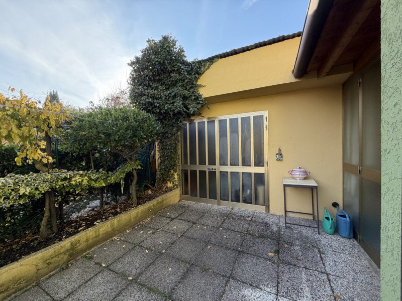 In un tranquillo quartiere residenziale, a pochi passi dal centro di Galzignano Terme, proponiamo...