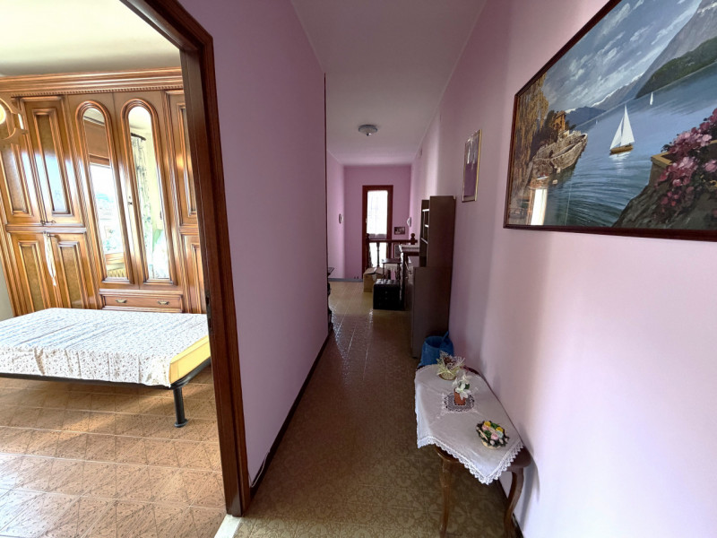 In un tranquillo quartiere residenziale, a pochi passi dal centro di Galzignano Terme, proponiamo...