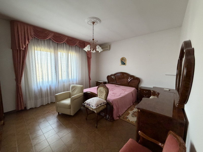 In un tranquillo quartiere residenziale, a pochi passi dal centro di Galzignano Terme, proponiamo...