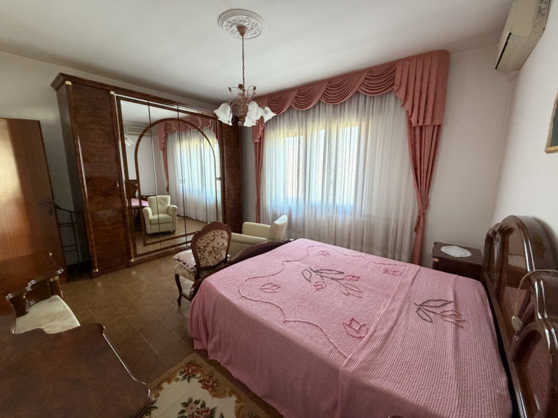 In un tranquillo quartiere residenziale, a pochi passi dal centro di Galzignano Terme, proponiamo...