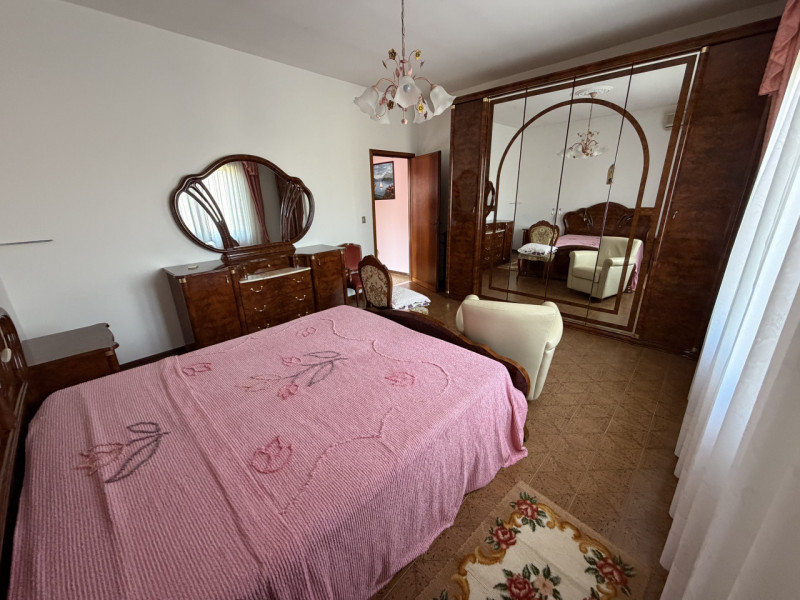 In un tranquillo quartiere residenziale, a pochi passi dal centro di Galzignano Terme, proponiamo...