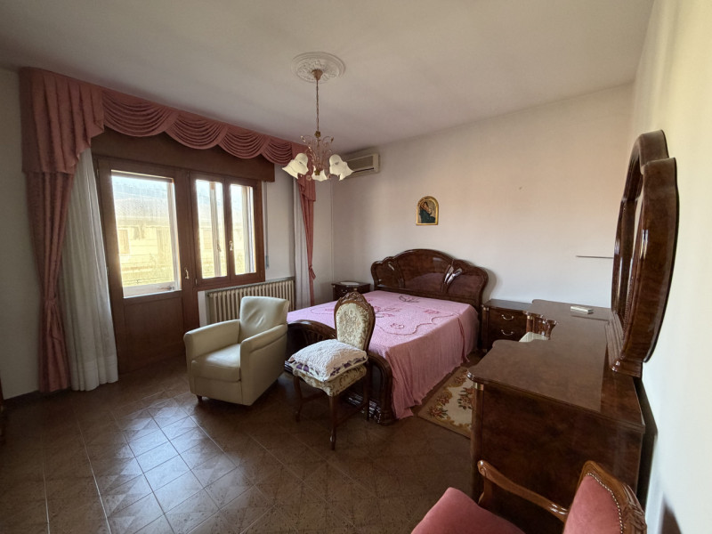 In un tranquillo quartiere residenziale, a pochi passi dal centro di Galzignano Terme, proponiamo...