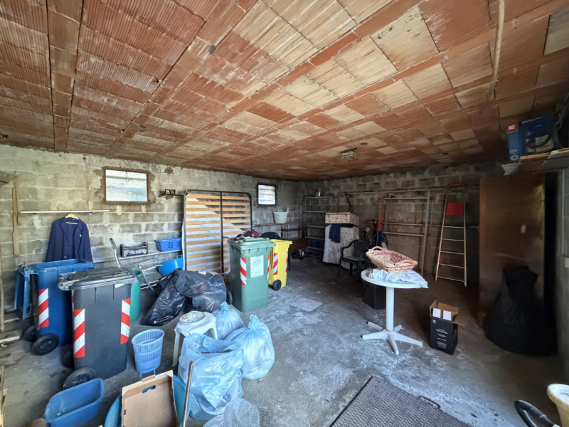 In un tranquillo quartiere residenziale, a pochi passi dal centro di Galzignano Terme, proponiamo...