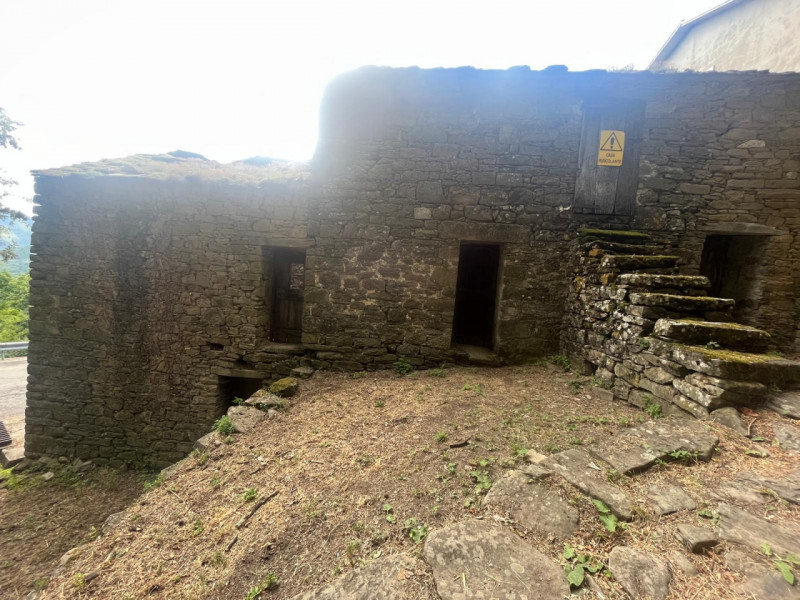 Ecco la descrizione aggiornata e integrata con la parte relativa ai servizi:

Nel cuore delle col...