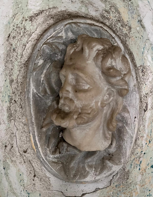 Ecco la descrizione aggiornata e integrata con la parte relativa ai servizi:

Nel cuore delle col...