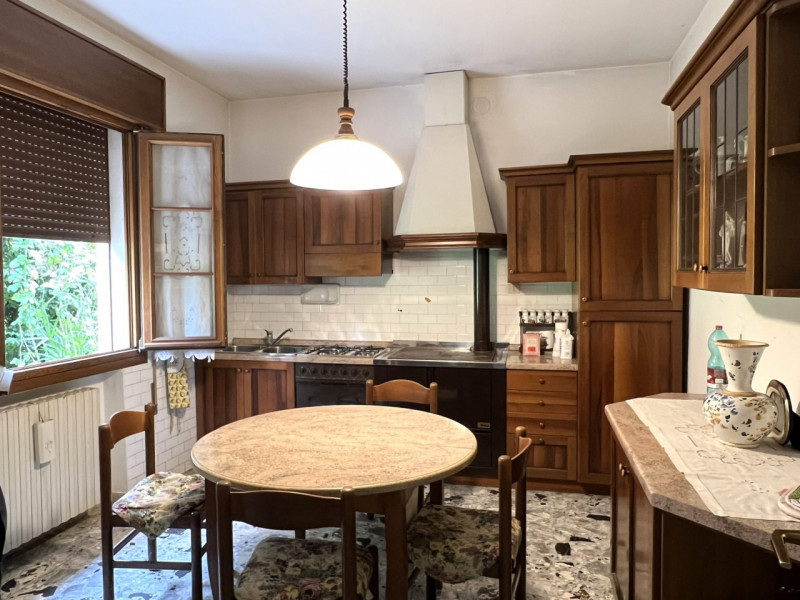 Pernumia (PD):

Nel cuore della campagna veneta, a soli 5 minuti di auto dal vivace centro di Bat...