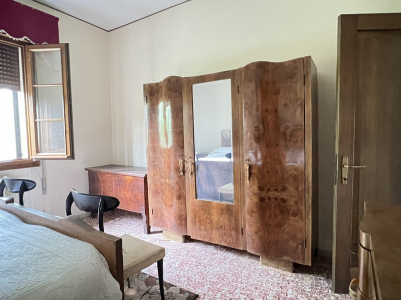 Pernumia (PD):

Nel cuore della campagna veneta, a soli 5 minuti di auto dal vivace centro di Bat...