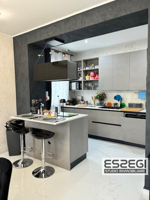 Fossò proponiamo in vendita casa singola terratetto elegante e moderna, situata nel centro del pa...