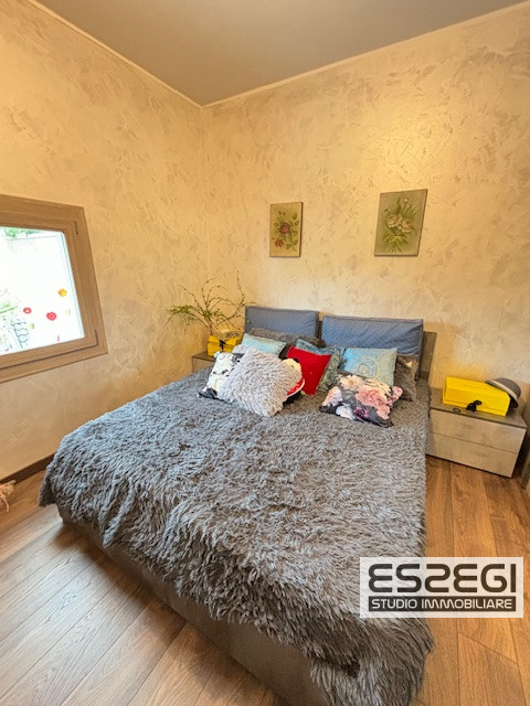 Fossò proponiamo in vendita casa singola terratetto elegante e moderna, situata nel centro del pa...