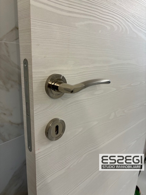 Fossò proponiamo in vendita casa singola terratetto elegante e moderna, situata nel centro del pa...