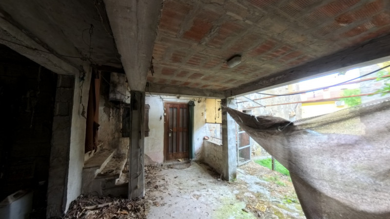 Nel cuore di Galzignano, dove la quiete della collina incontra la comodità del centro, sorge ques...