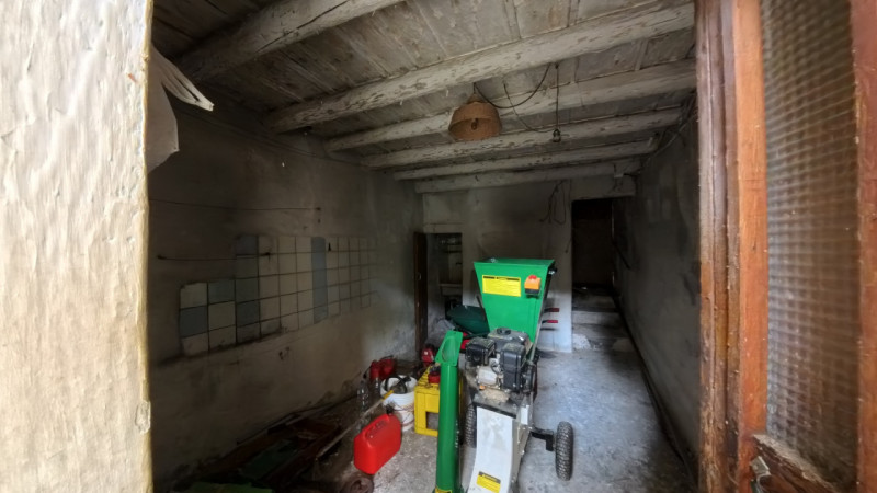 Nel cuore di Galzignano, dove la quiete della collina incontra la comodità del centro, sorge ques...