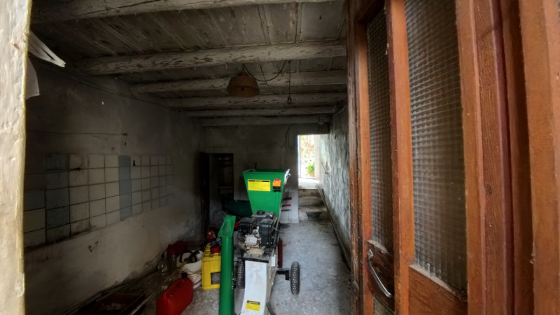 Nel cuore di Galzignano, dove la quiete della collina incontra la comodità del centro, sorge ques...