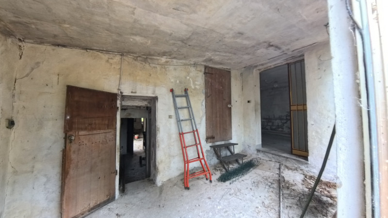 Nel cuore di Galzignano, dove la quiete della collina incontra la comodità del centro, sorge ques...