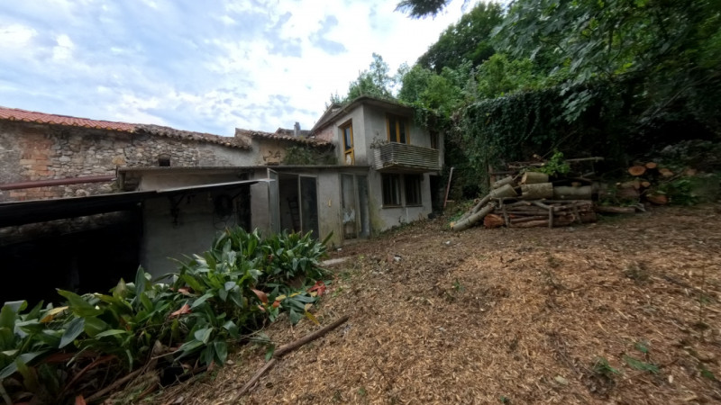 Nel cuore di Galzignano, dove la quiete della collina incontra la comodità del centro, sorge ques...